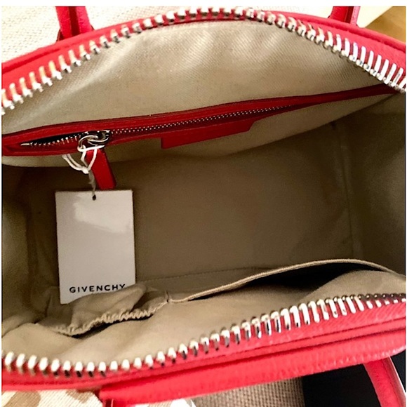 Givenchy Antigona Bag - Picture 3 of 3